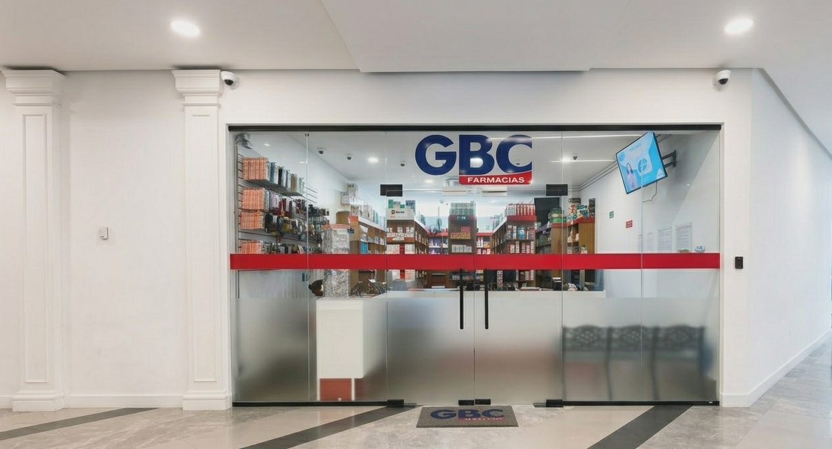 Fachada de Farmacia GBC · Santiago XII – La Catalina