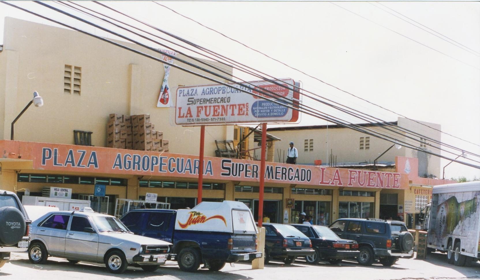 Fachada de Supermarket La Fuente Fun